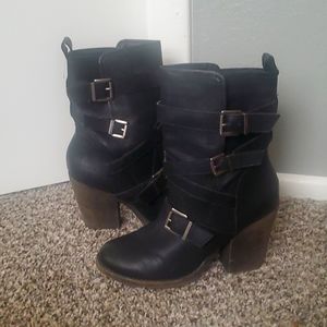 Madden Girl size 7 boots